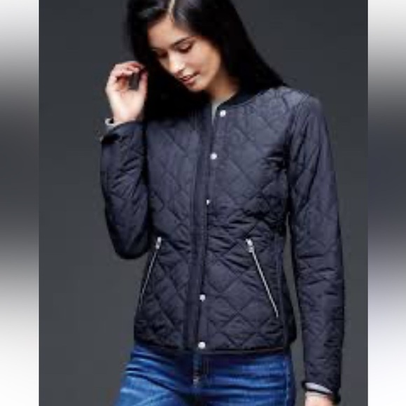 Gap quilted zip jacket in black. Size S NWOT! - Picture 2 of 11